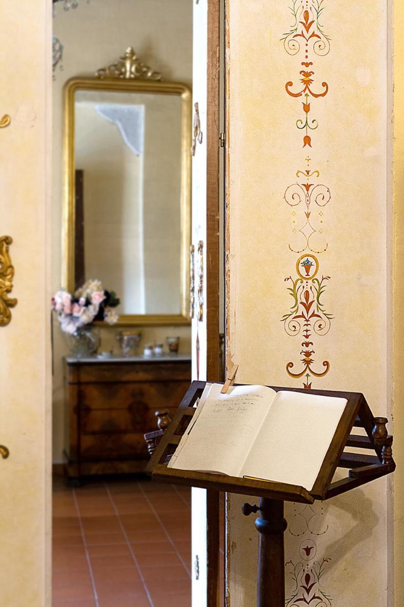 Apartmán Donna Regina Dimora D'Epoca Neapol Exteriér fotografie